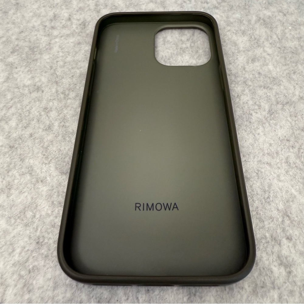 RIMOWA Polycarbonate Cactus Green Groove Case for iPhone 12 Pro - Picture 6 of 16